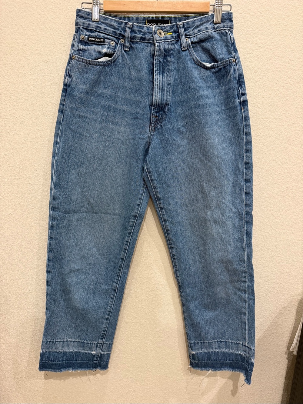 DKNY women’s VTG Light Blue Relaxed Fit Denim Jeans